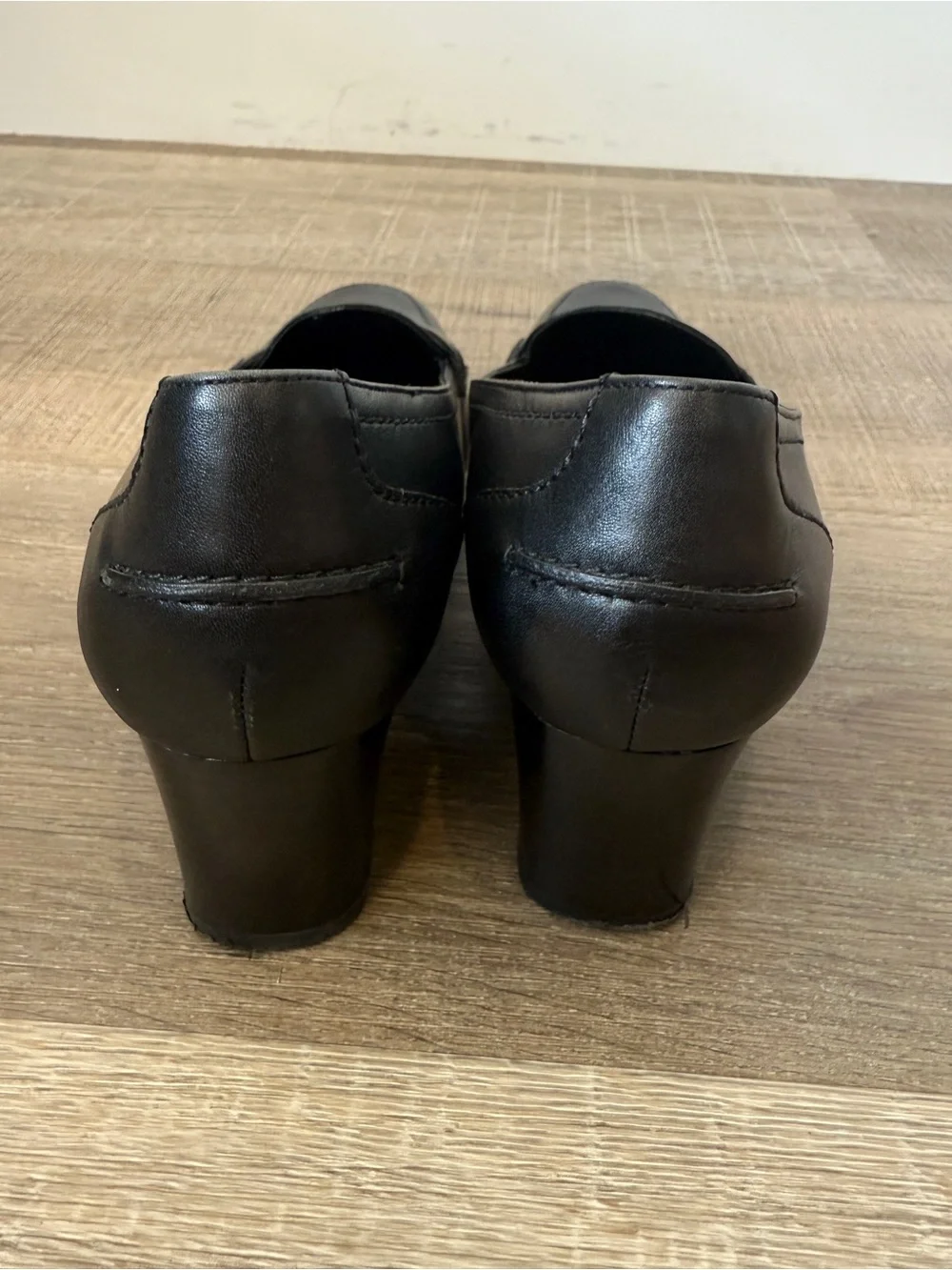 Brooks Brothers 346 Size 8 Black Leather Penny Loafer Block Heels